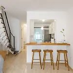 2 Bdr Cozy Ap In