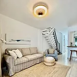 2 Bdr Cozy Ap In *