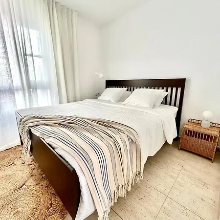 2 Bdr Cozy Ap In *